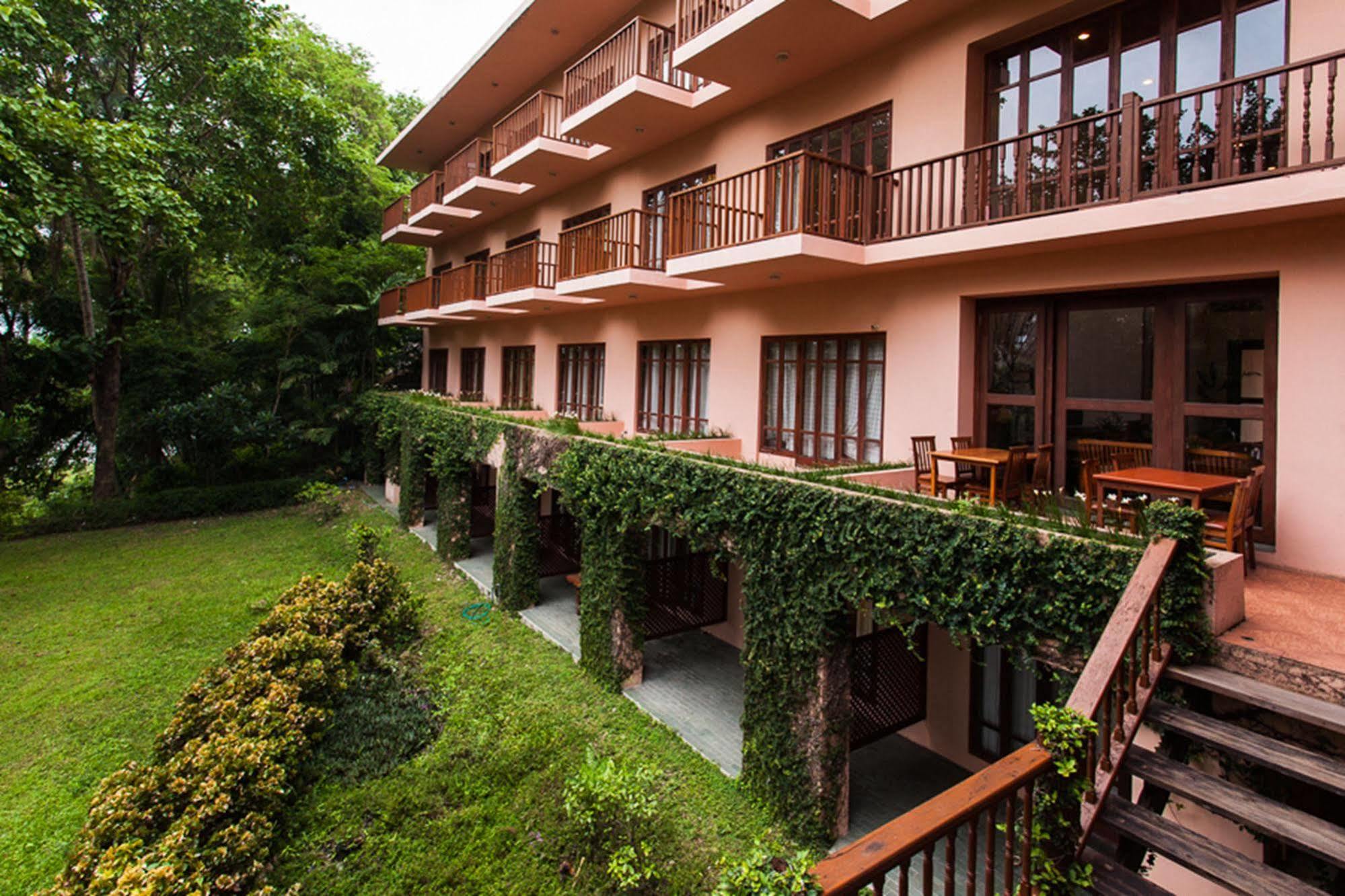 Riverhouse Resort Mae Sariang Exterior foto