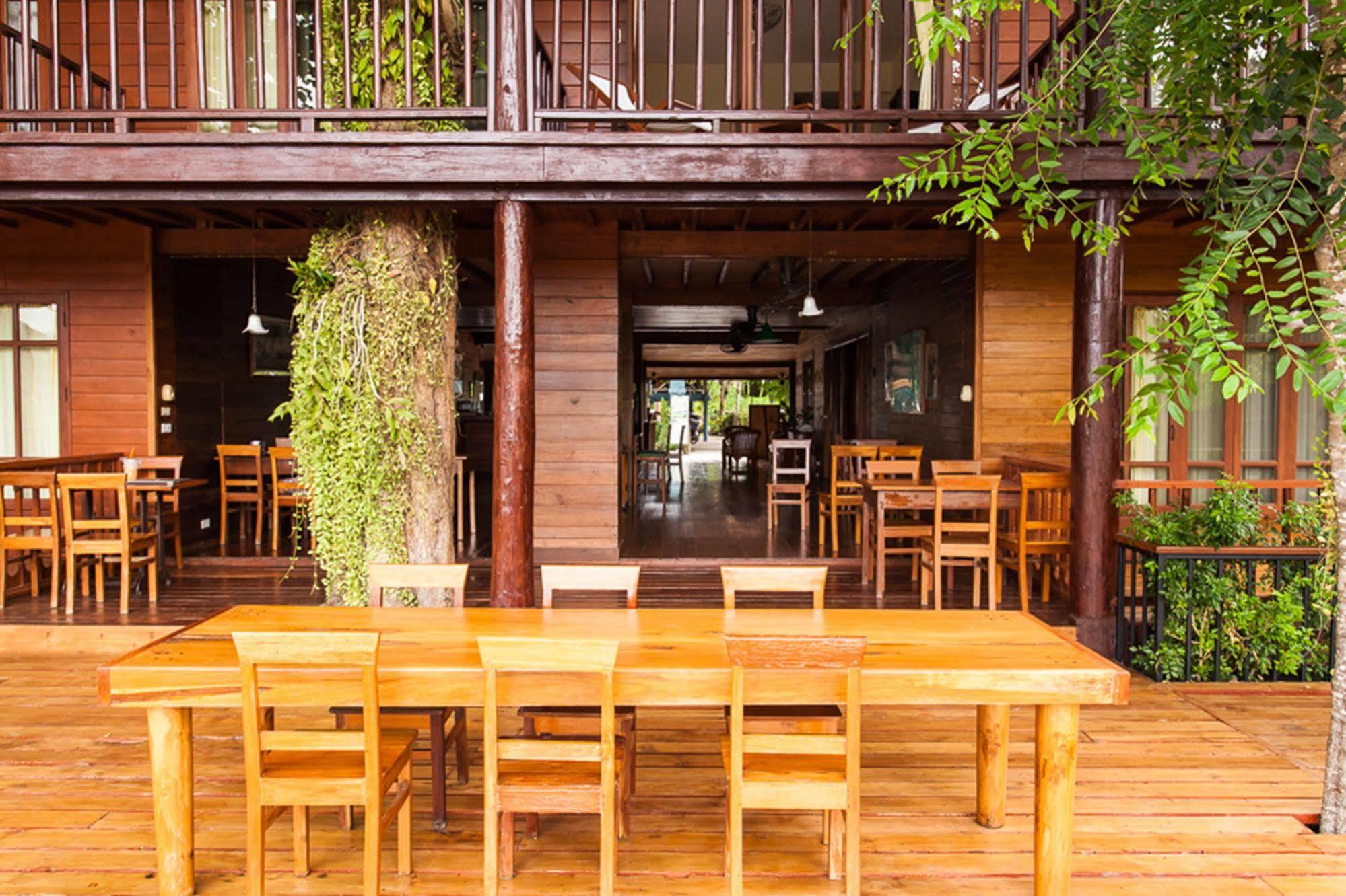 Riverhouse Resort Mae Sariang Exterior foto